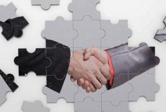 选择与人力资源公司合作该关注哪些信息？